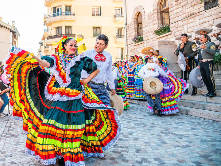 Déambulation de l'ensemble folklorique Fiestas de Mexico