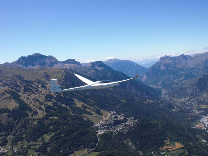 Glider piloting course