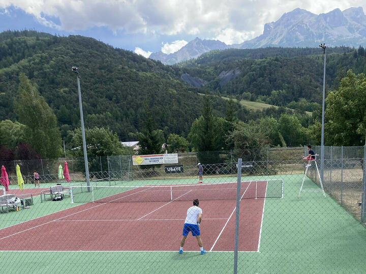 Barcelonnette tennis courts
