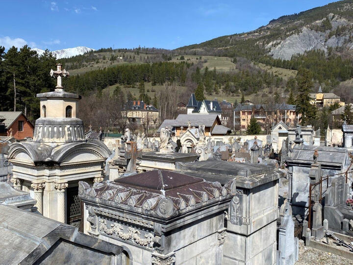 Visite guidée : Les villas de Barcelonnette et les tombes monumentales du cimetière