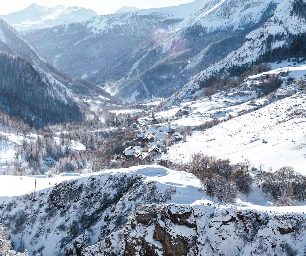 Panorama sur le Plan Parouart en hiver Â© UT - Claude Gouron