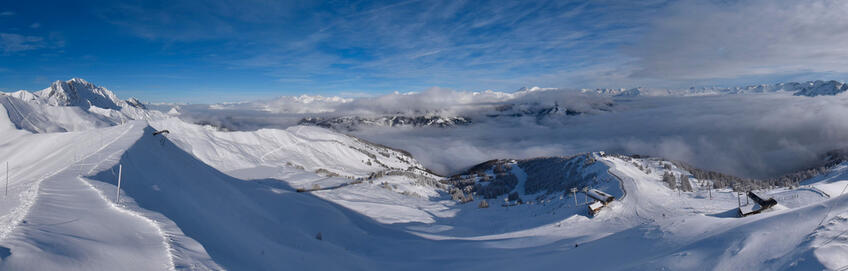 Panorama sur la station de Pra Loup en hiver © Skaping