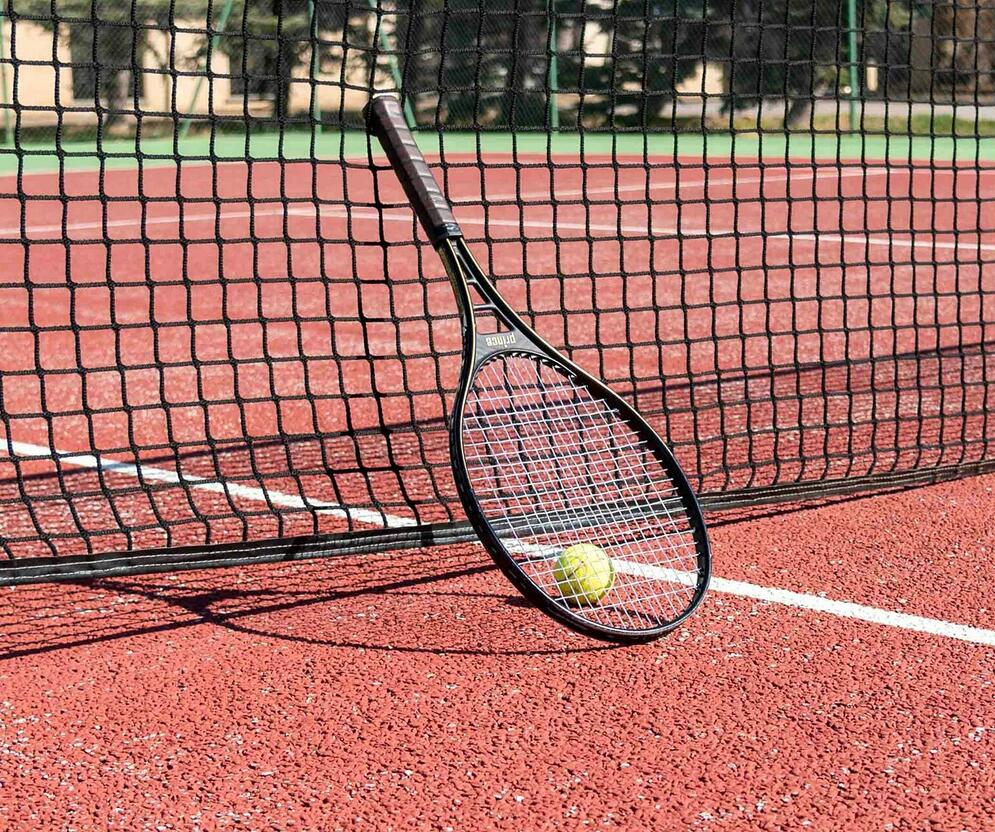 Court de tennis dans la Vallée de Barcelonnette © Ubaye Tourisme