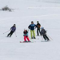 Ski en famille à Larche © Ubaye Tourisme