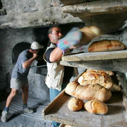 Le four Ã  pain lors de la fÃªte de pain au Sauze Â© UT - Claude Gouron